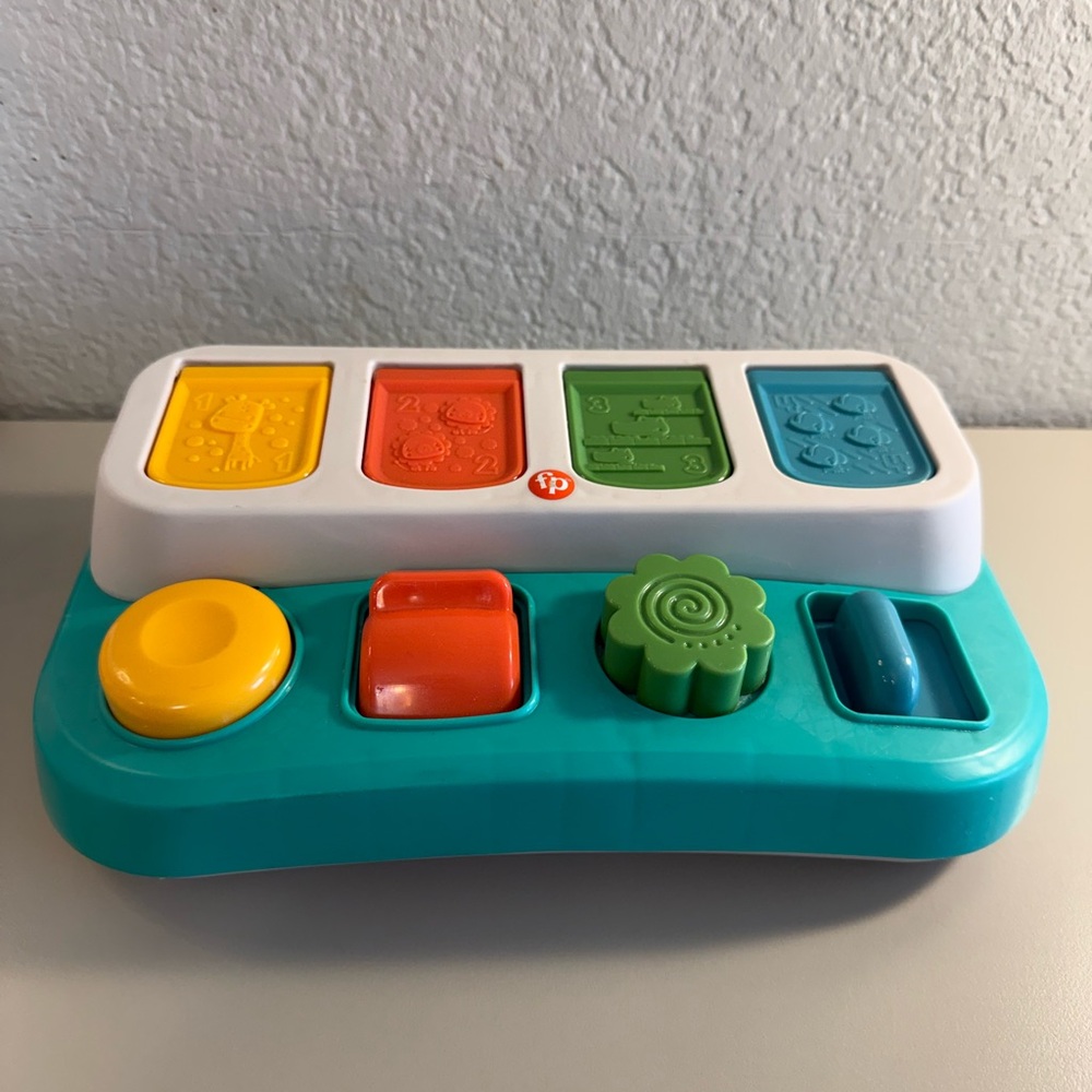 Fisher-Price Colorful Pop-Up Toy - Picture 2 of 3